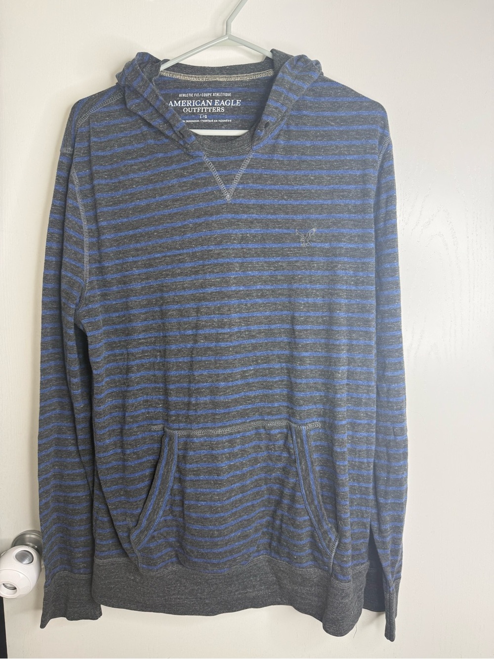 American Eagle Men’s Blue & Gray Striped Hooded Pullover Large